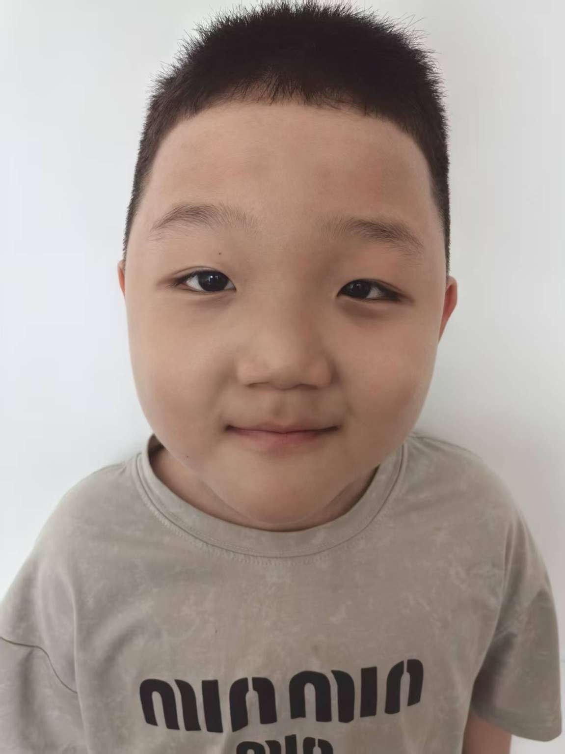 寻找失散亲人吴奇员照片